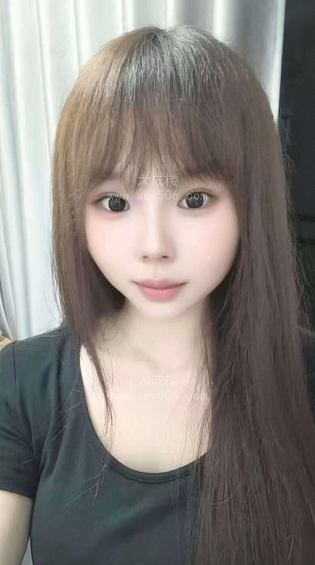 白云清纯粉嫩水多小美女妃妃