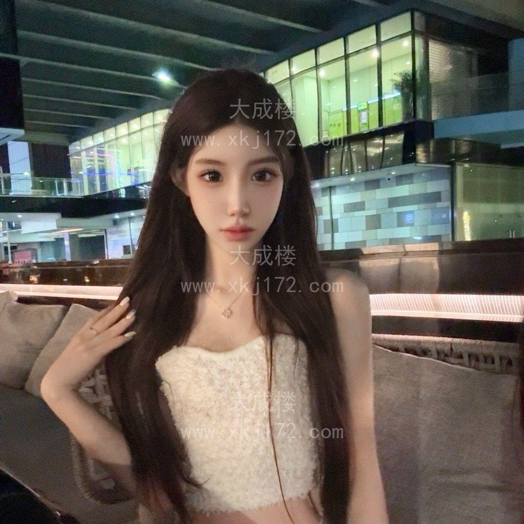 甜美嫩妹颜值老师