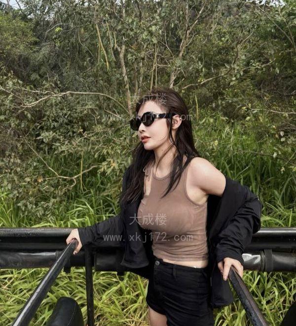 胸大皮肤白茶茶老师