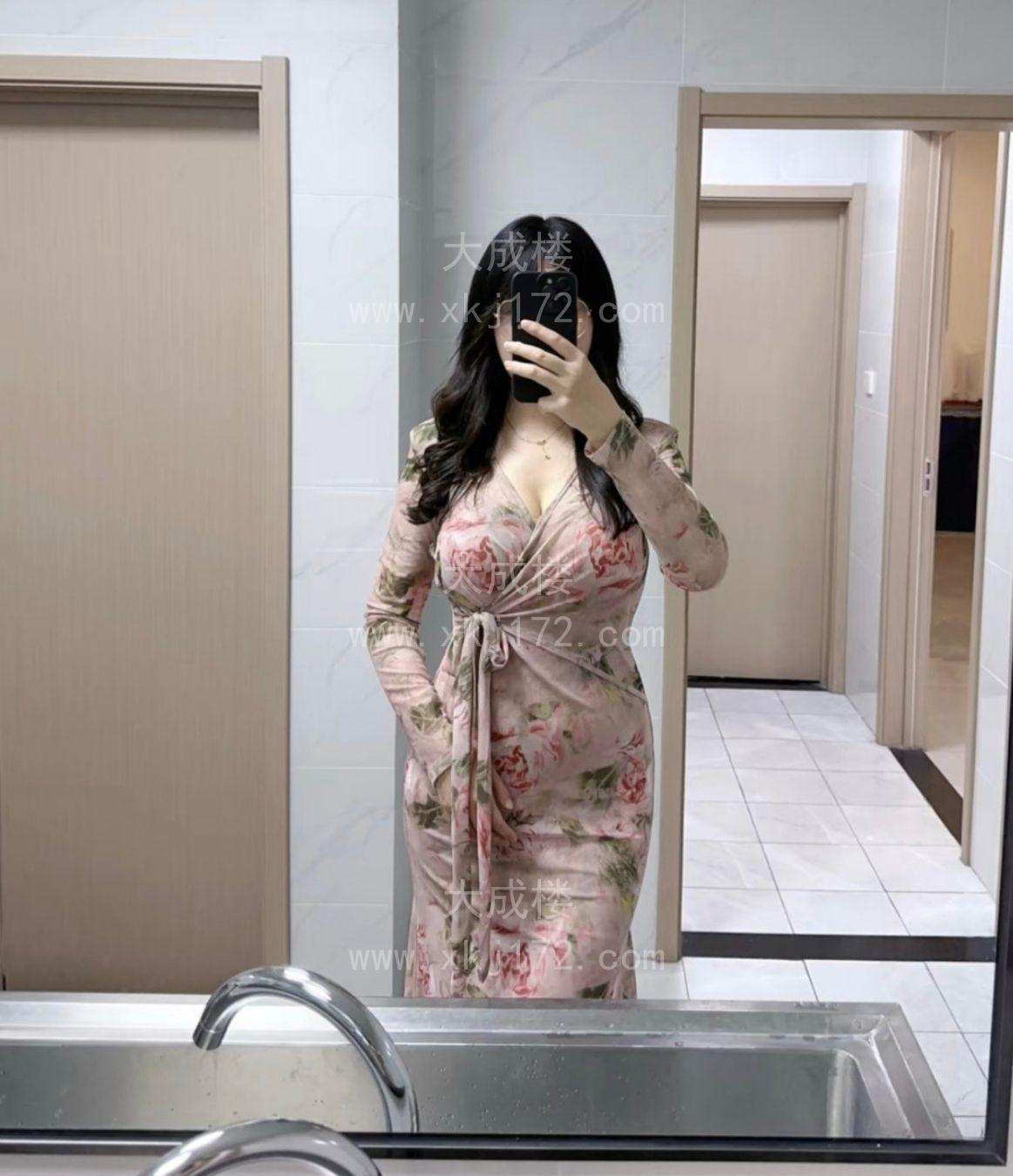 白云火辣够骚爱吃肉棍巨乳