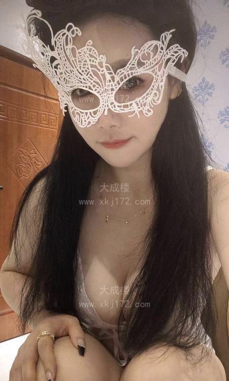 可舌吻69的艳舞女王