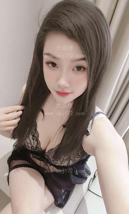 美胸风骚小姐姐