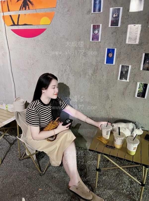 龙华肤白粉嫩女友雨漫