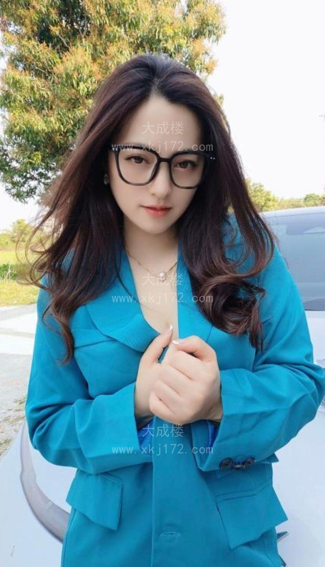 越秀眼镜轻熟妇