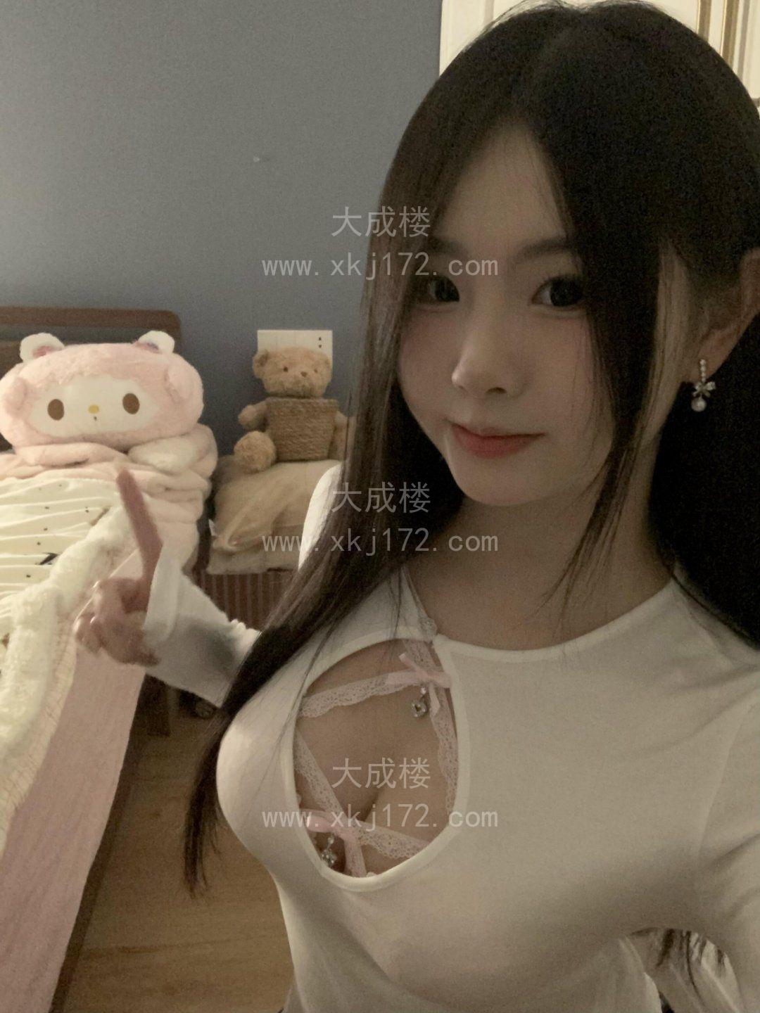 00后萝莉外出艺