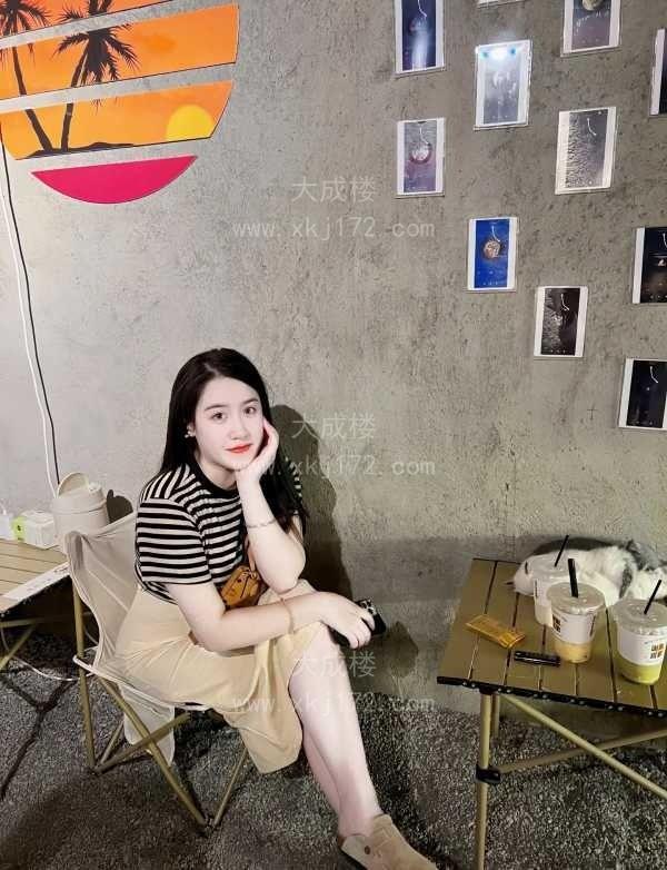 龙华肤白粉嫩女友雨漫