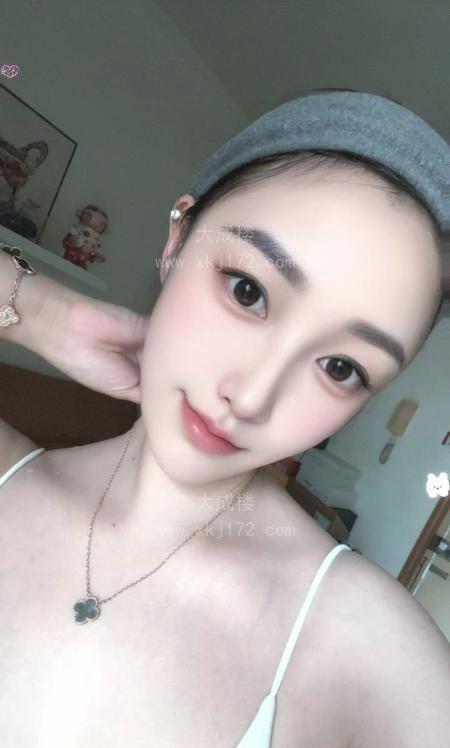 胸大皮肤白茶茶老师